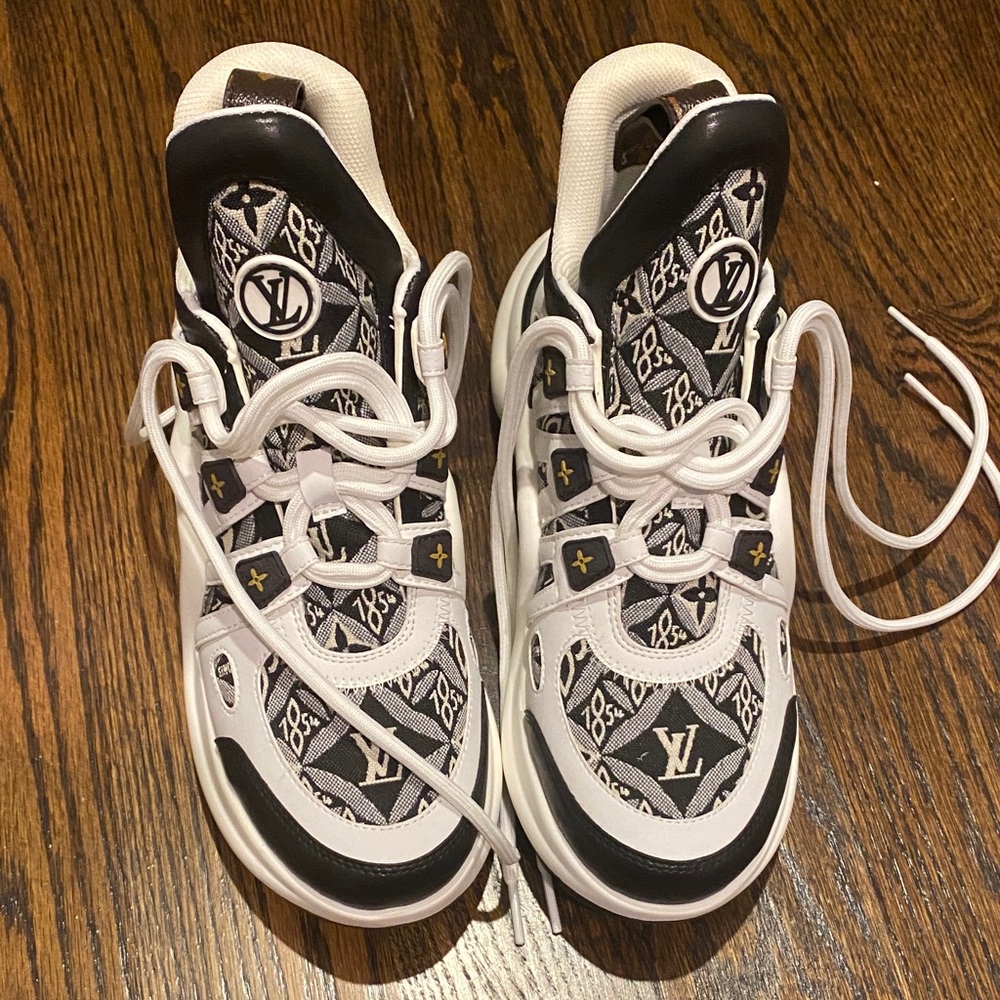 Louis Vuitton Women’s Monogram Black and White Sneakers
